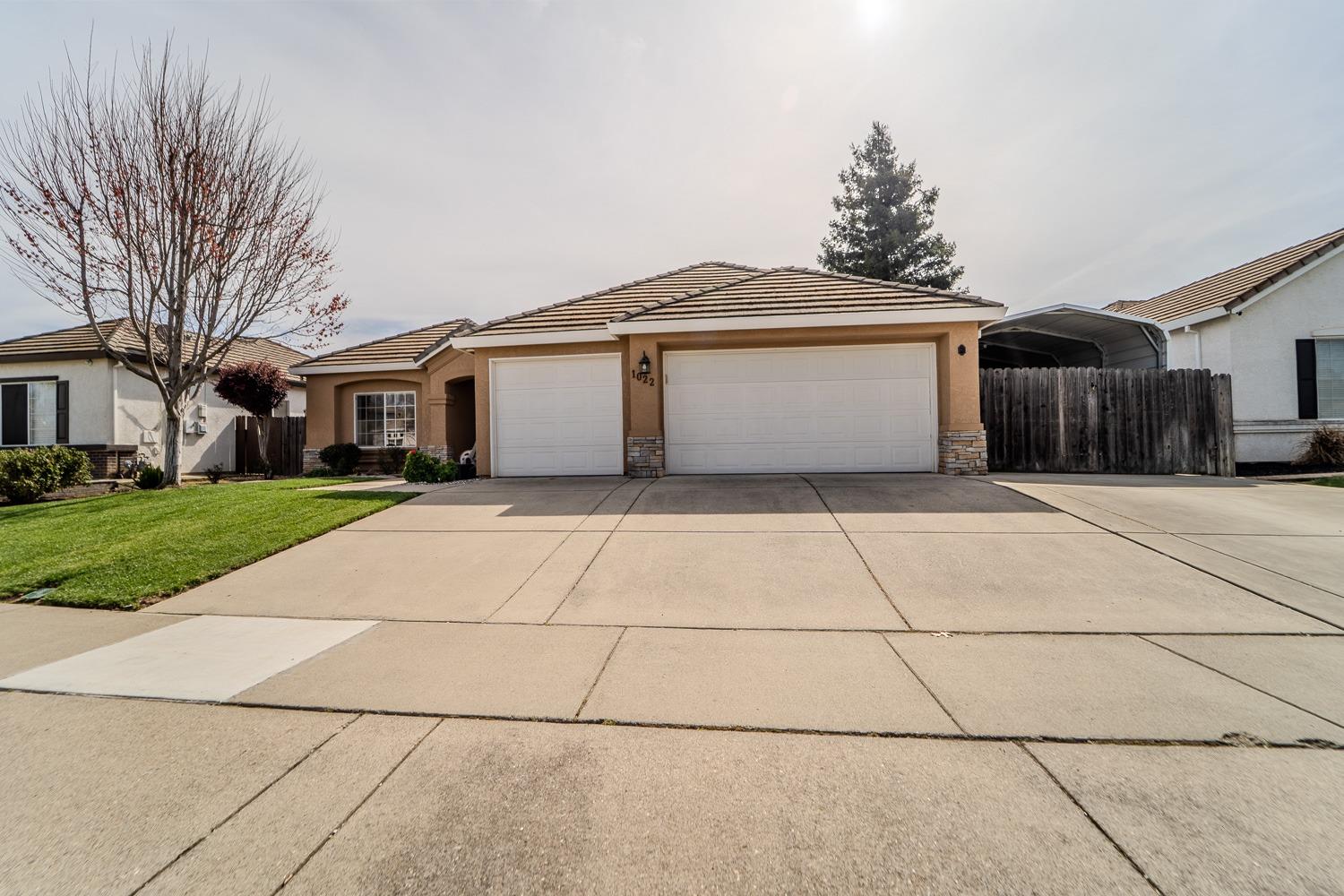 1022 Skyline Dr