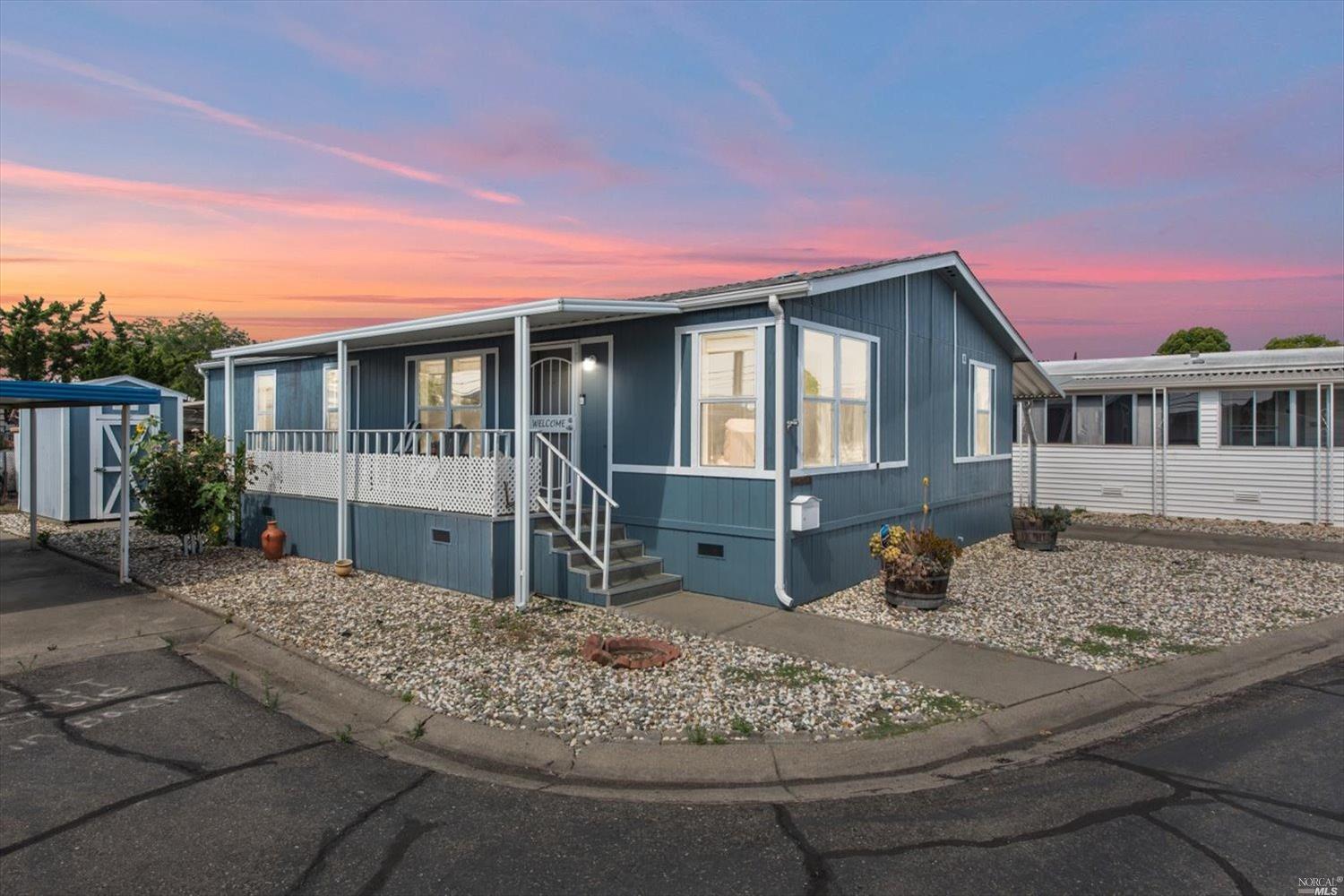 65 Lemon Tree Cir