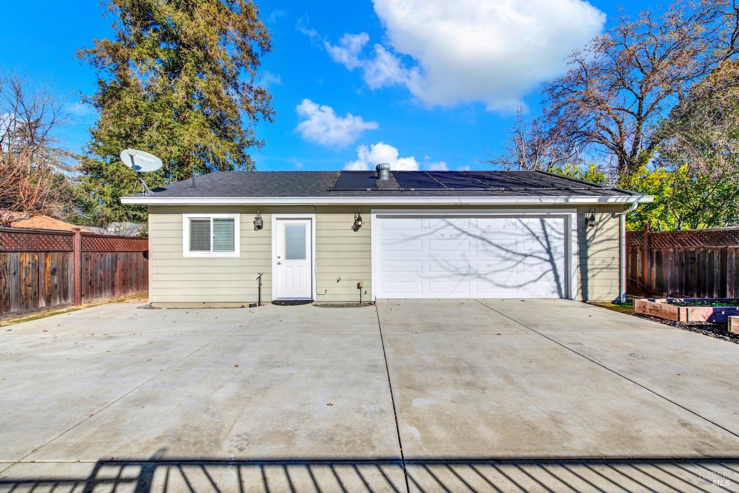 323 Buck Ave