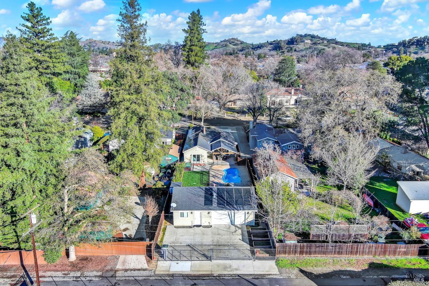 323 Buck Ave