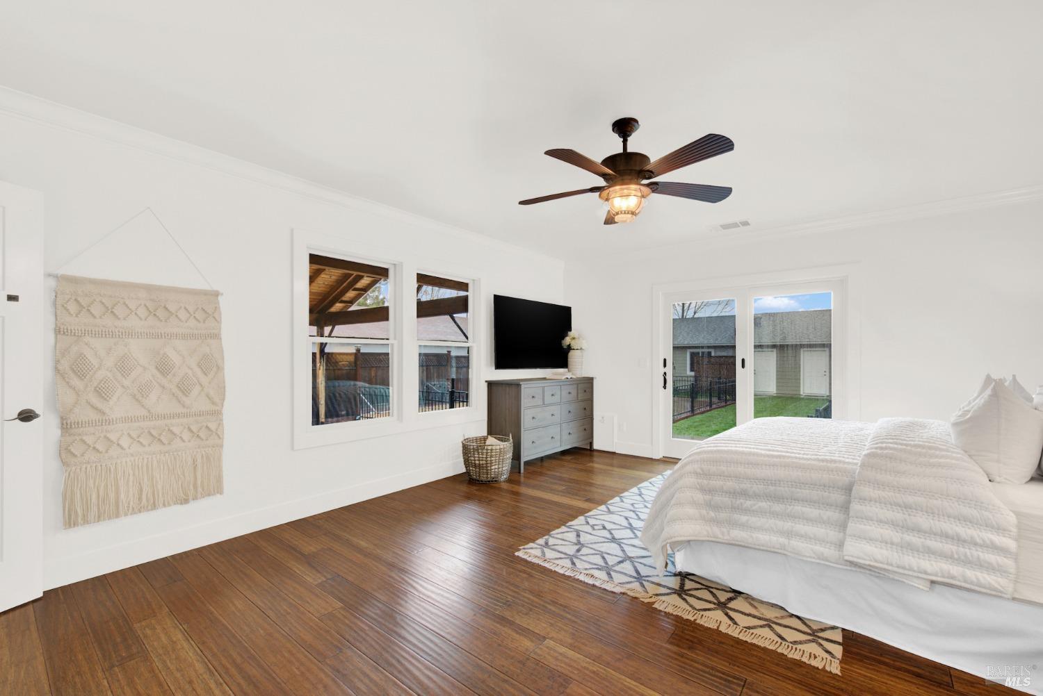 323 Buck Ave