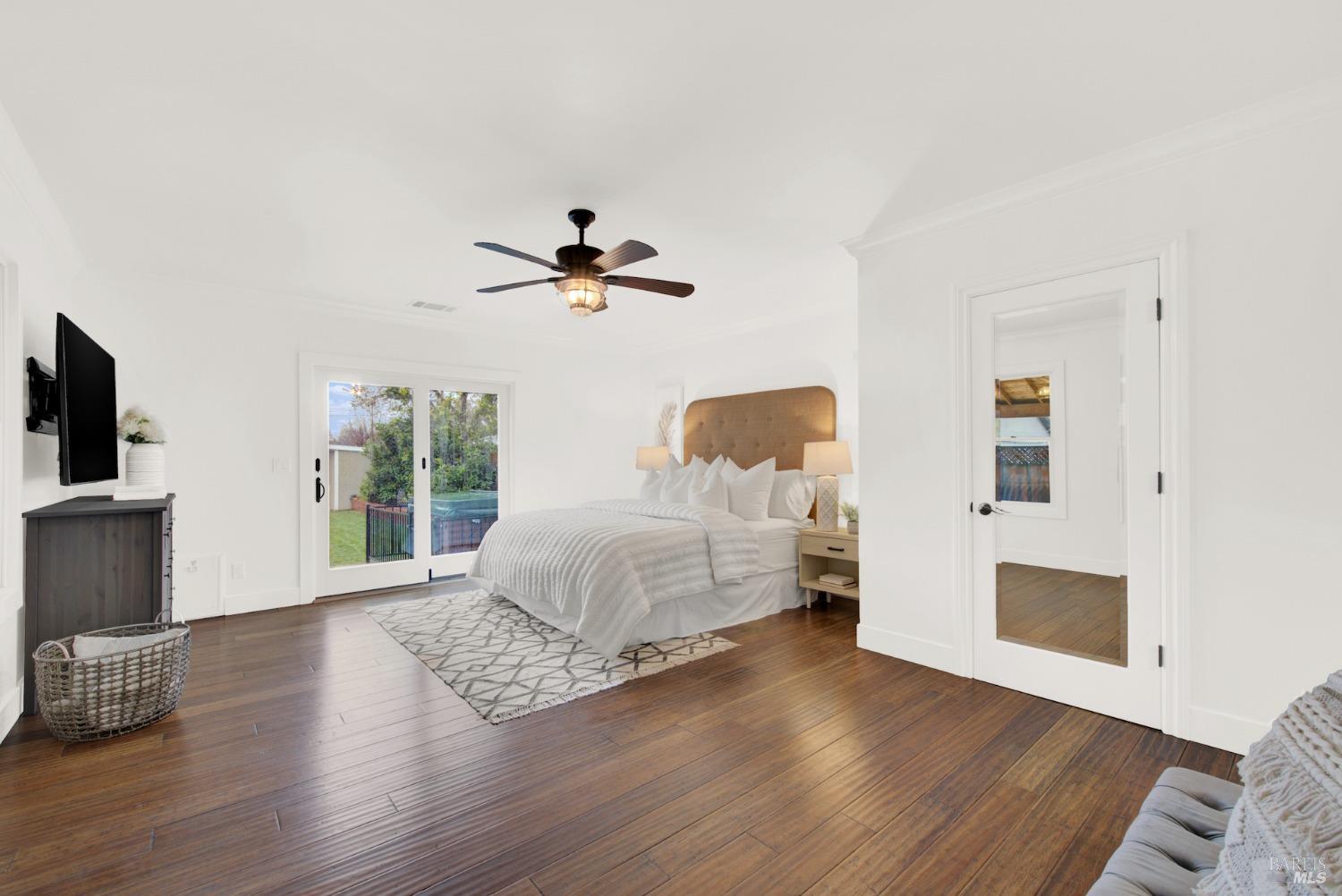 323 Buck Ave