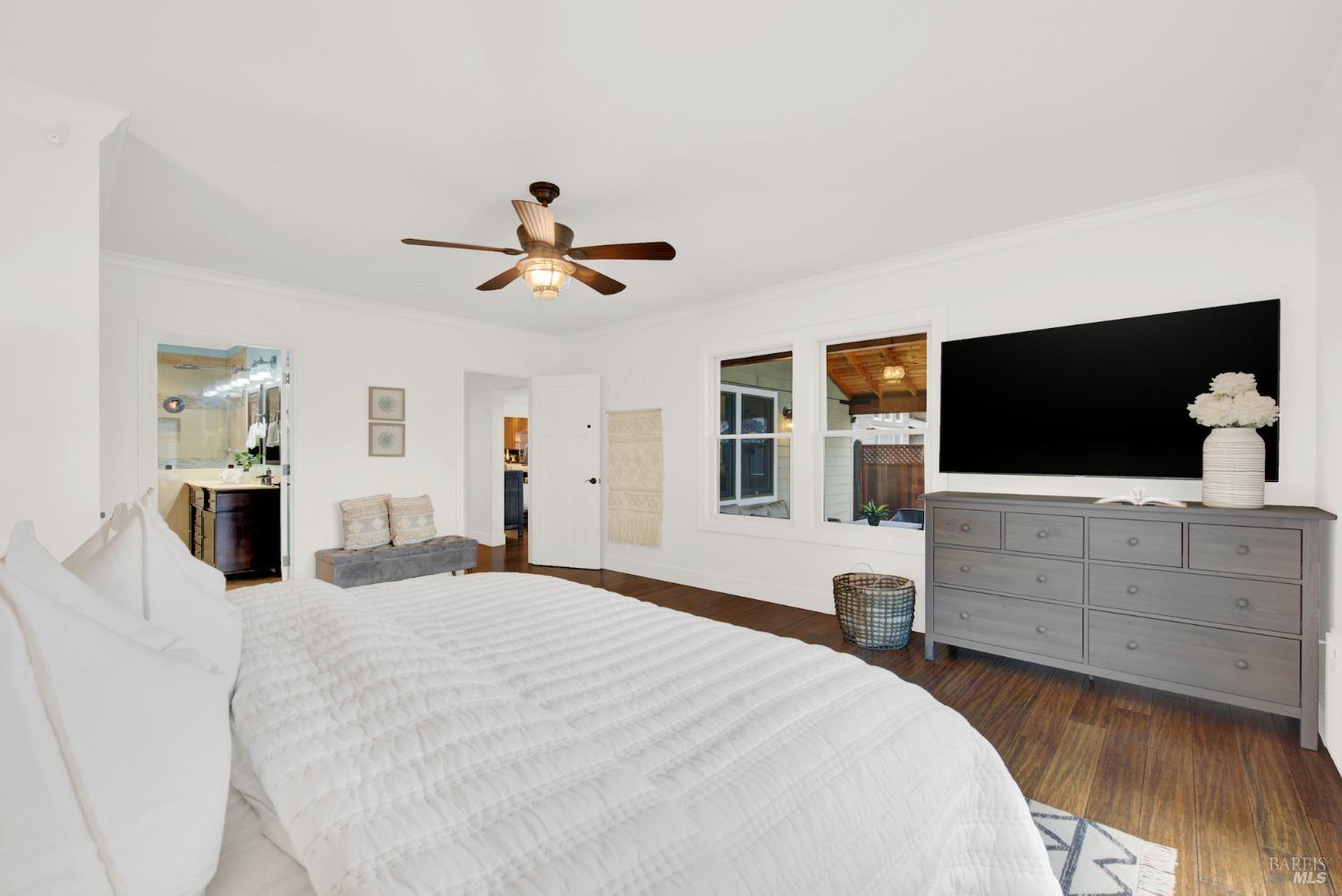 323 Buck Ave