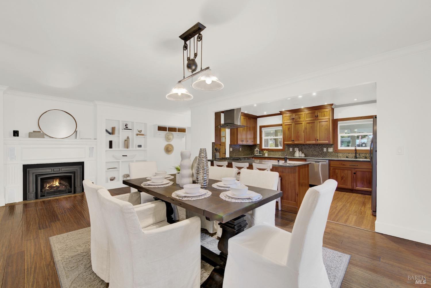 323 Buck Ave