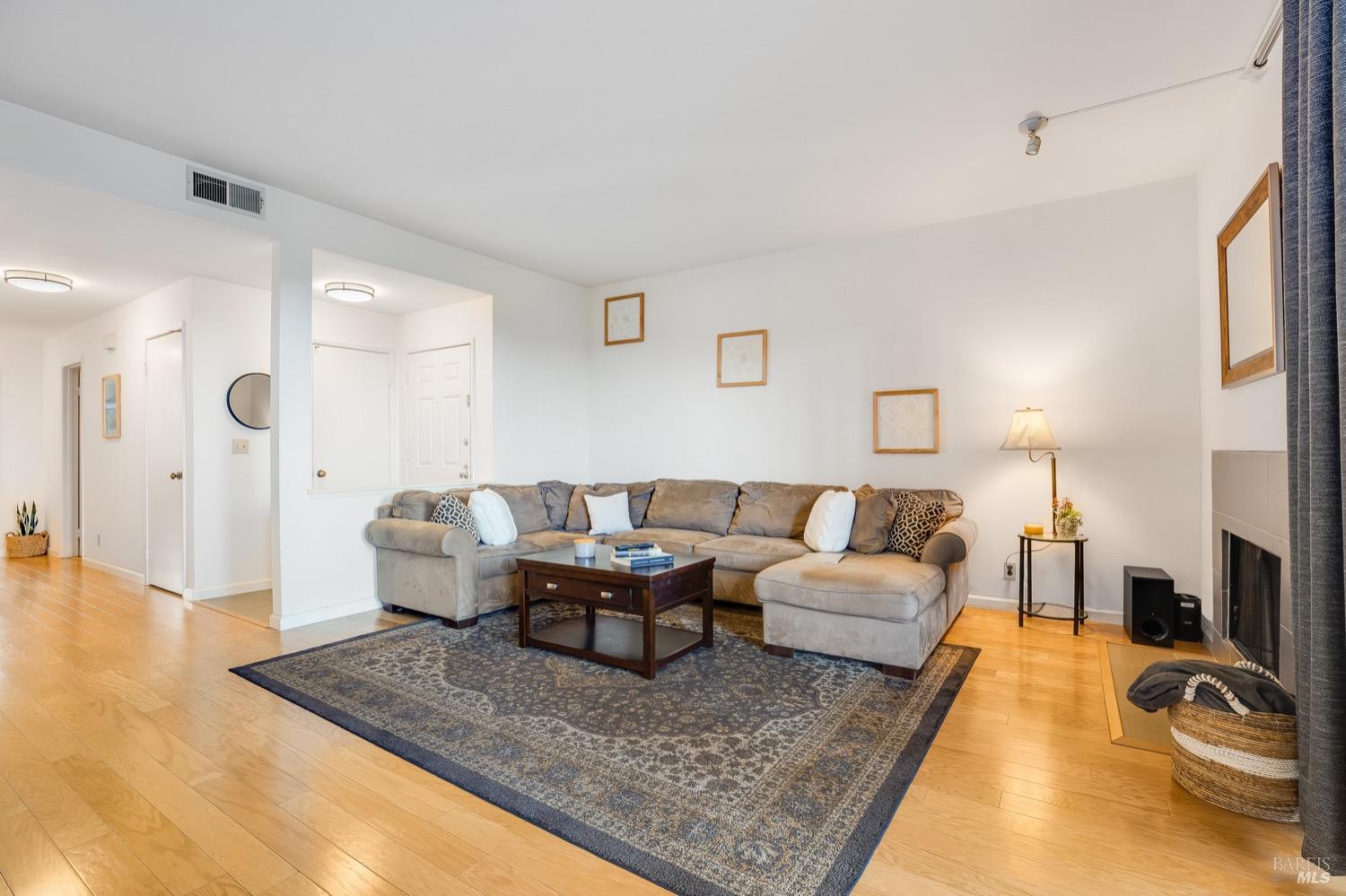 3753 Stoneglen North
