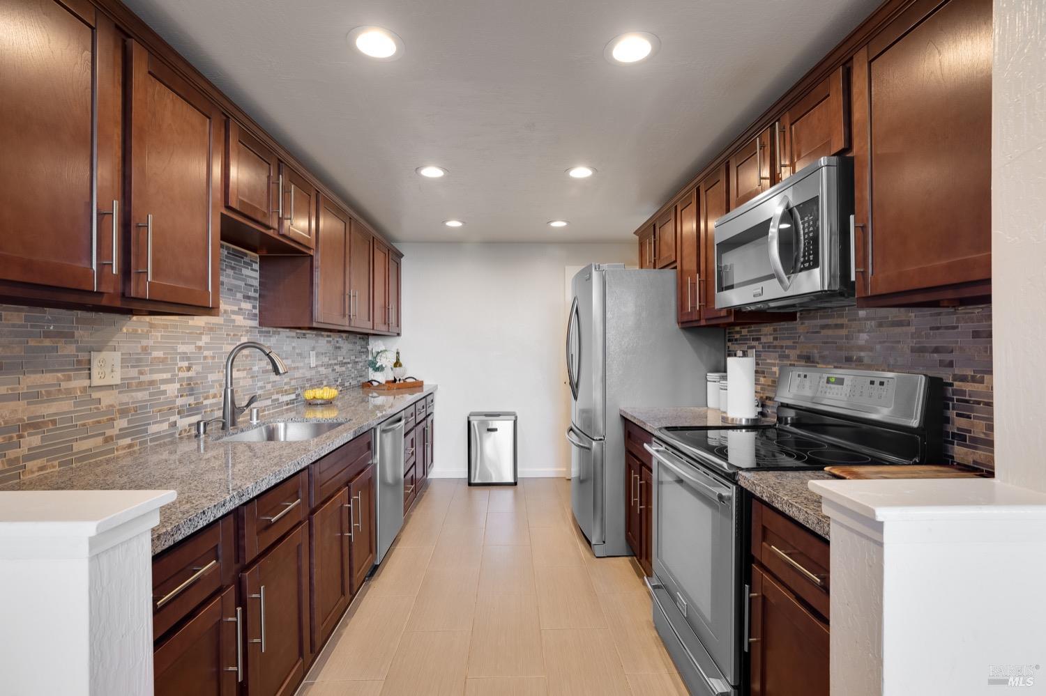 3753 Stoneglen North