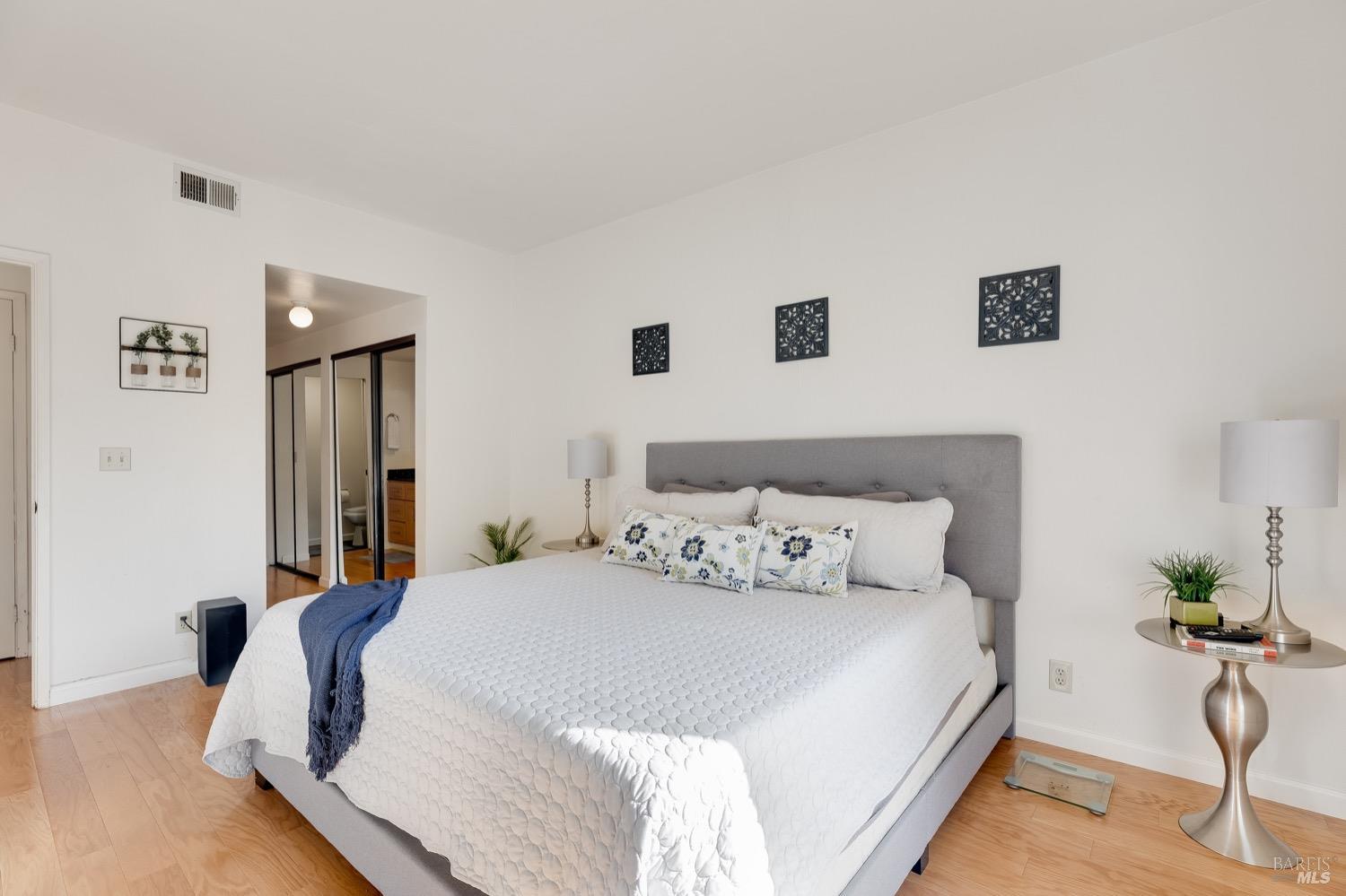 3753 Stoneglen North