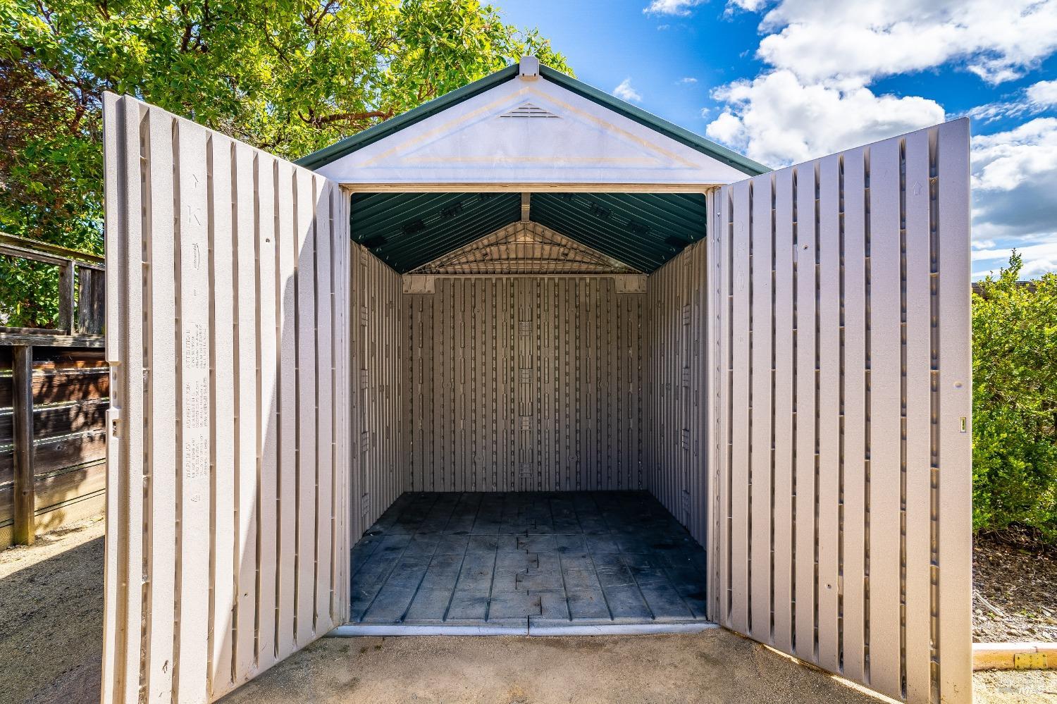 560 Daffodil Dr