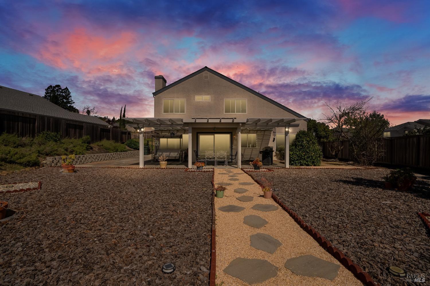 560 Daffodil Dr