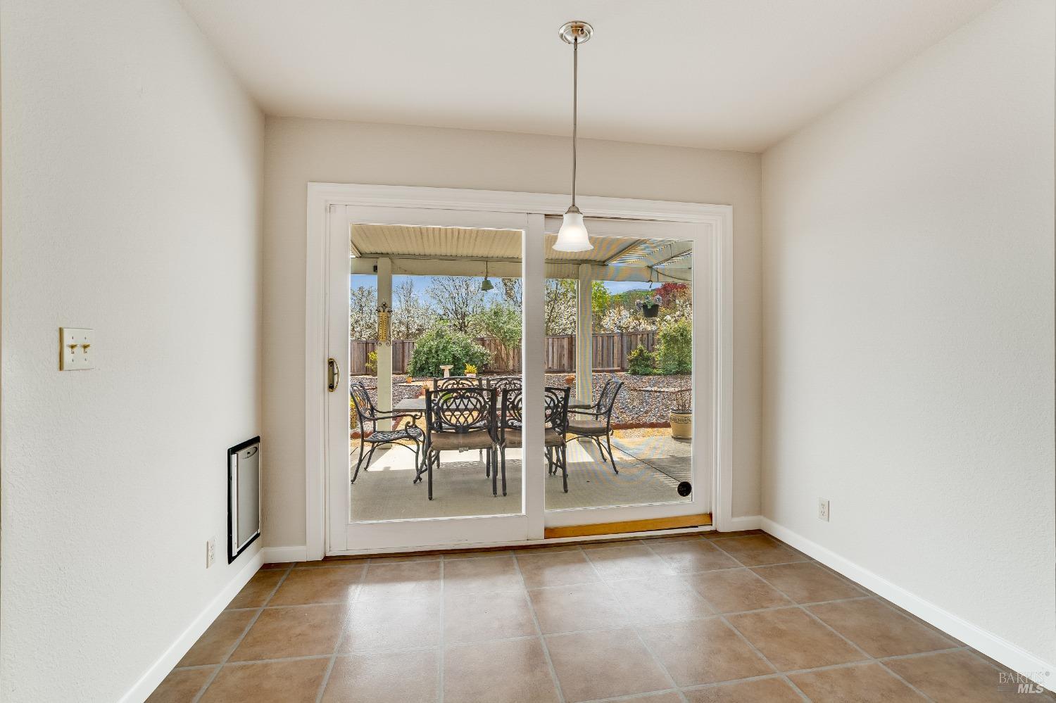 560 Daffodil Dr