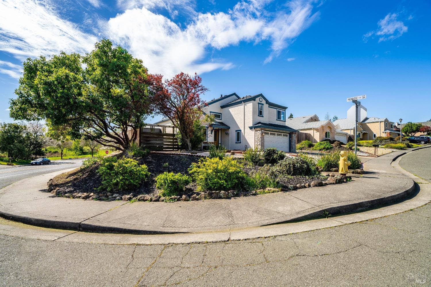 560 Daffodil Dr
