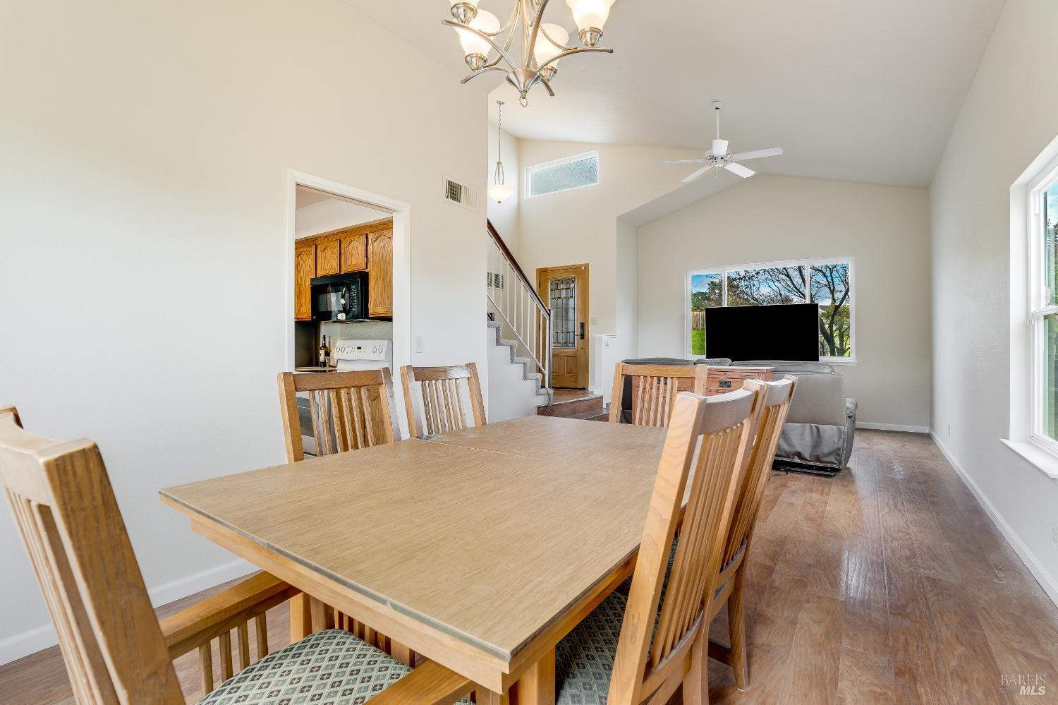 560 Daffodil Dr