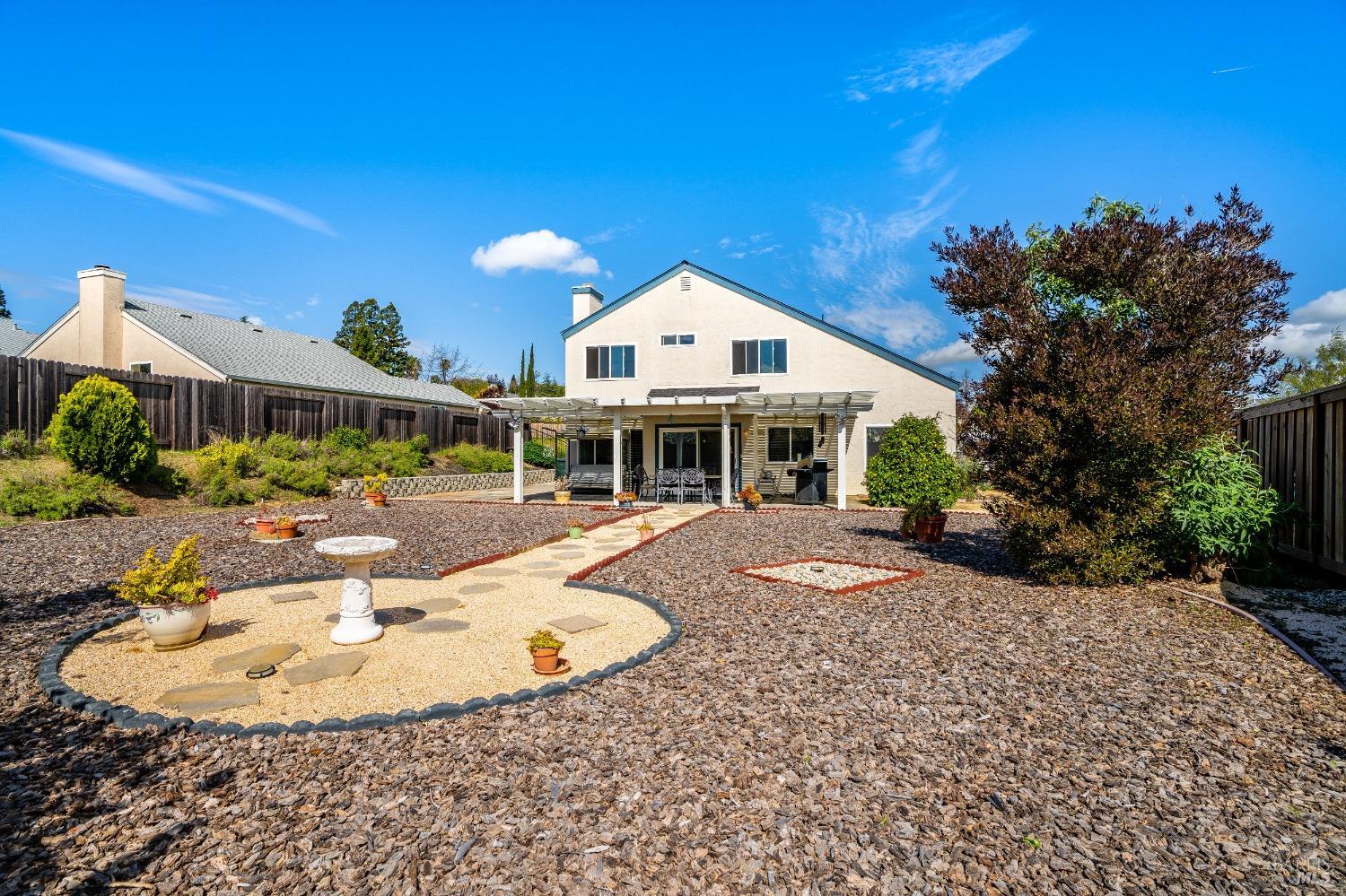 560 Daffodil Dr