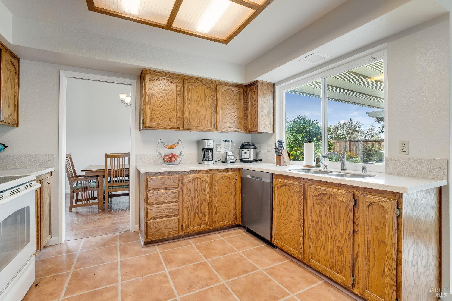 560 Daffodil Dr