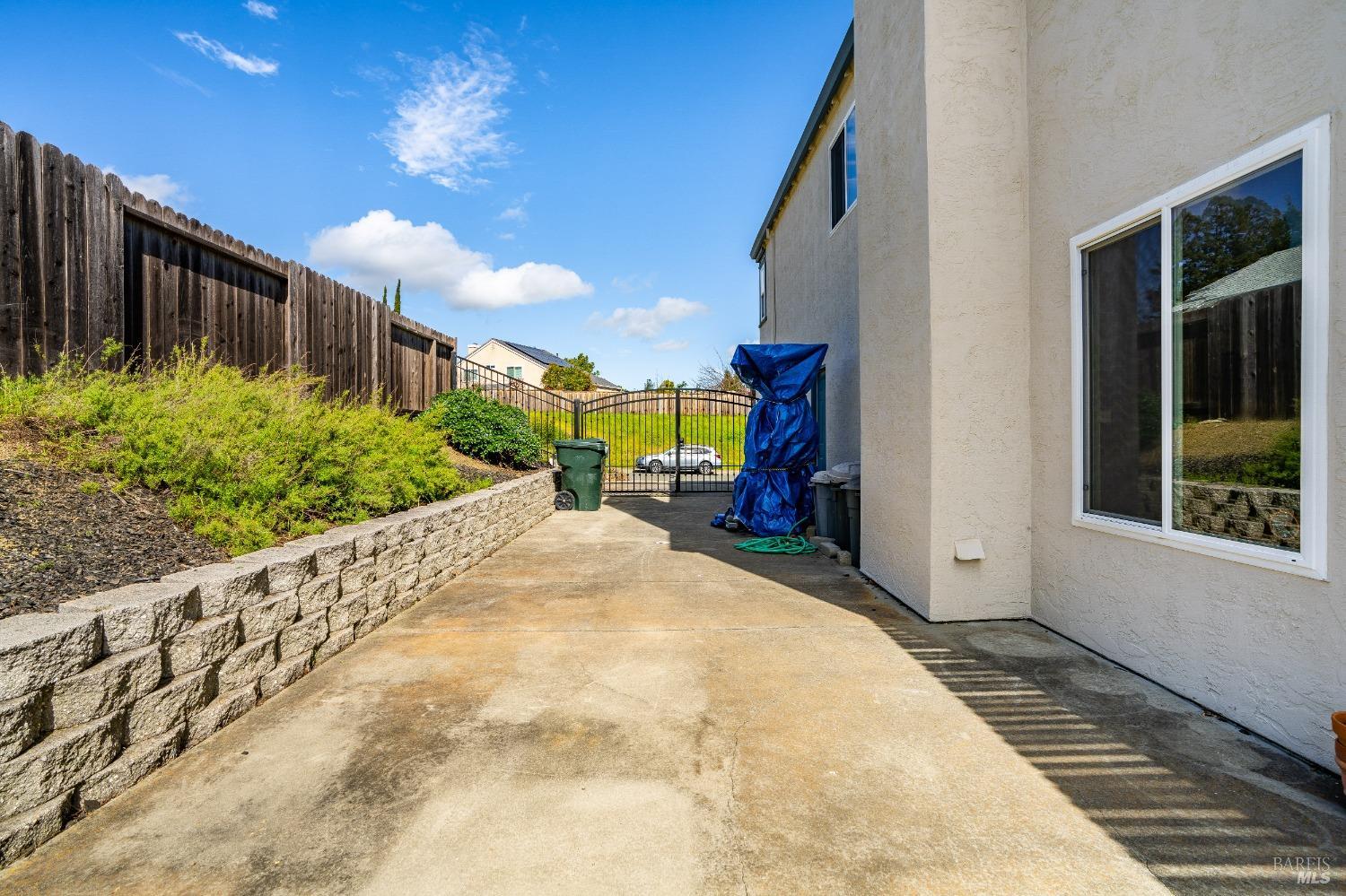 560 Daffodil Dr