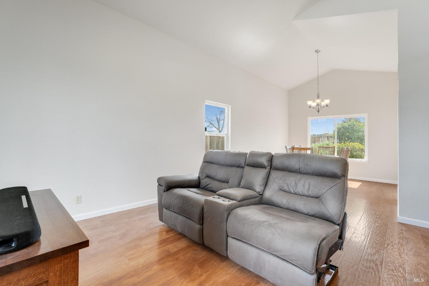 560 Daffodil Dr
