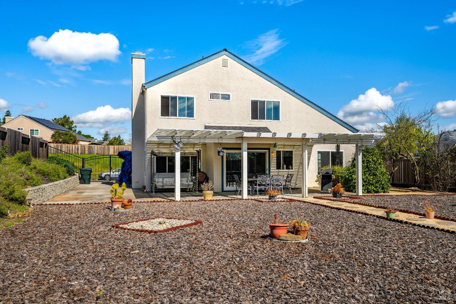 560 Daffodil Dr