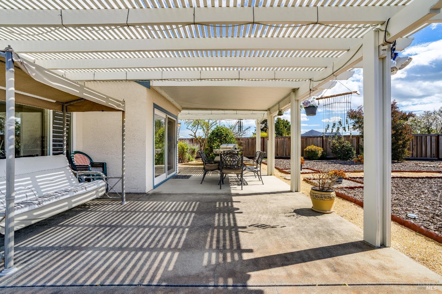 560 Daffodil Dr