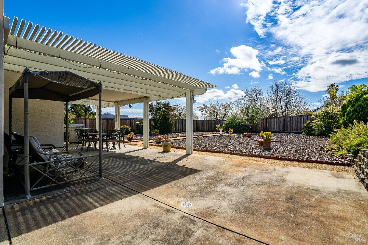 560 Daffodil Dr