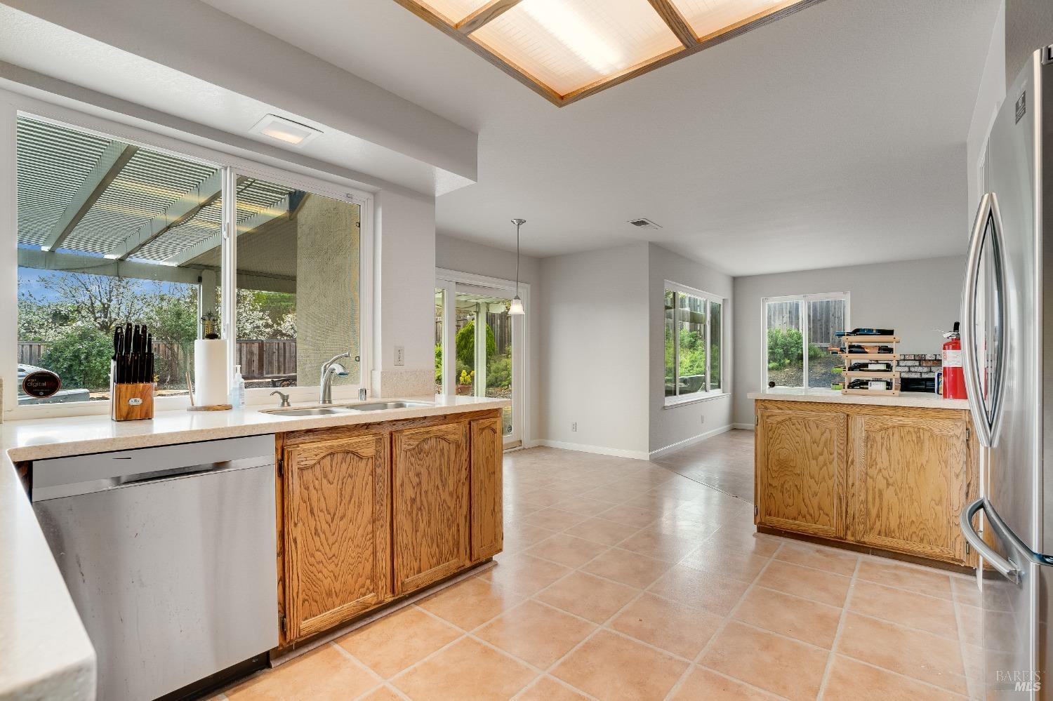 560 Daffodil Dr