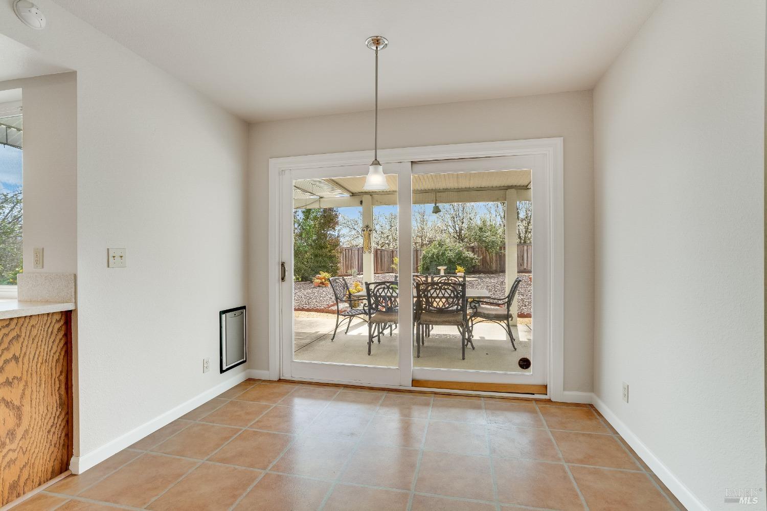 560 Daffodil Dr
