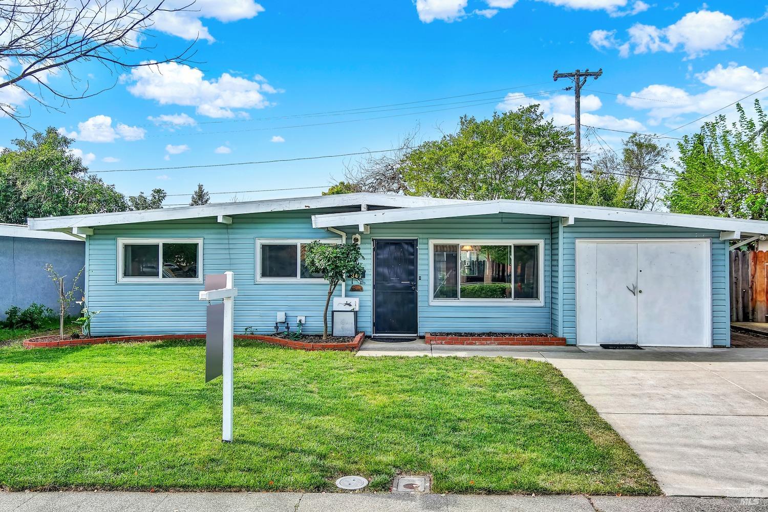 341 Hemlock St