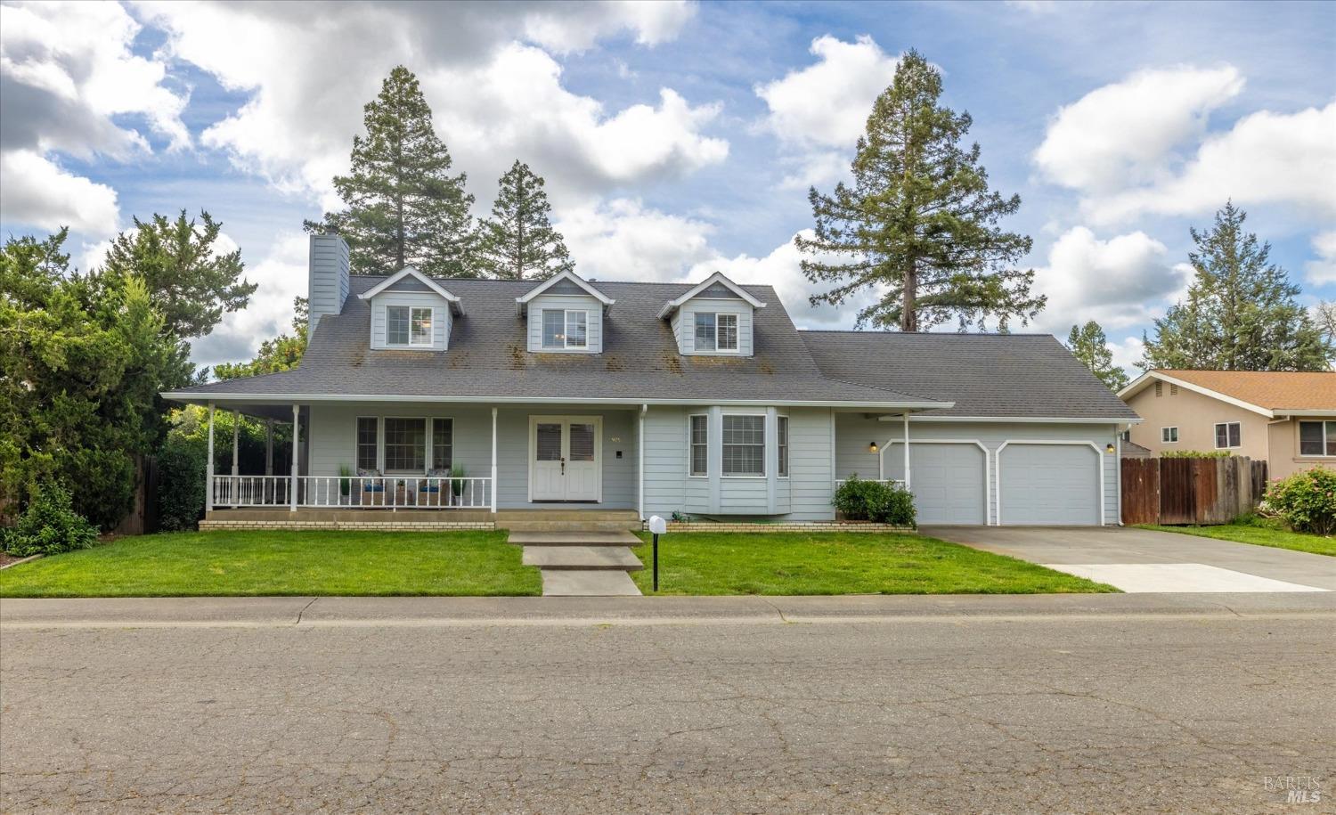 975 Mayfair Dr