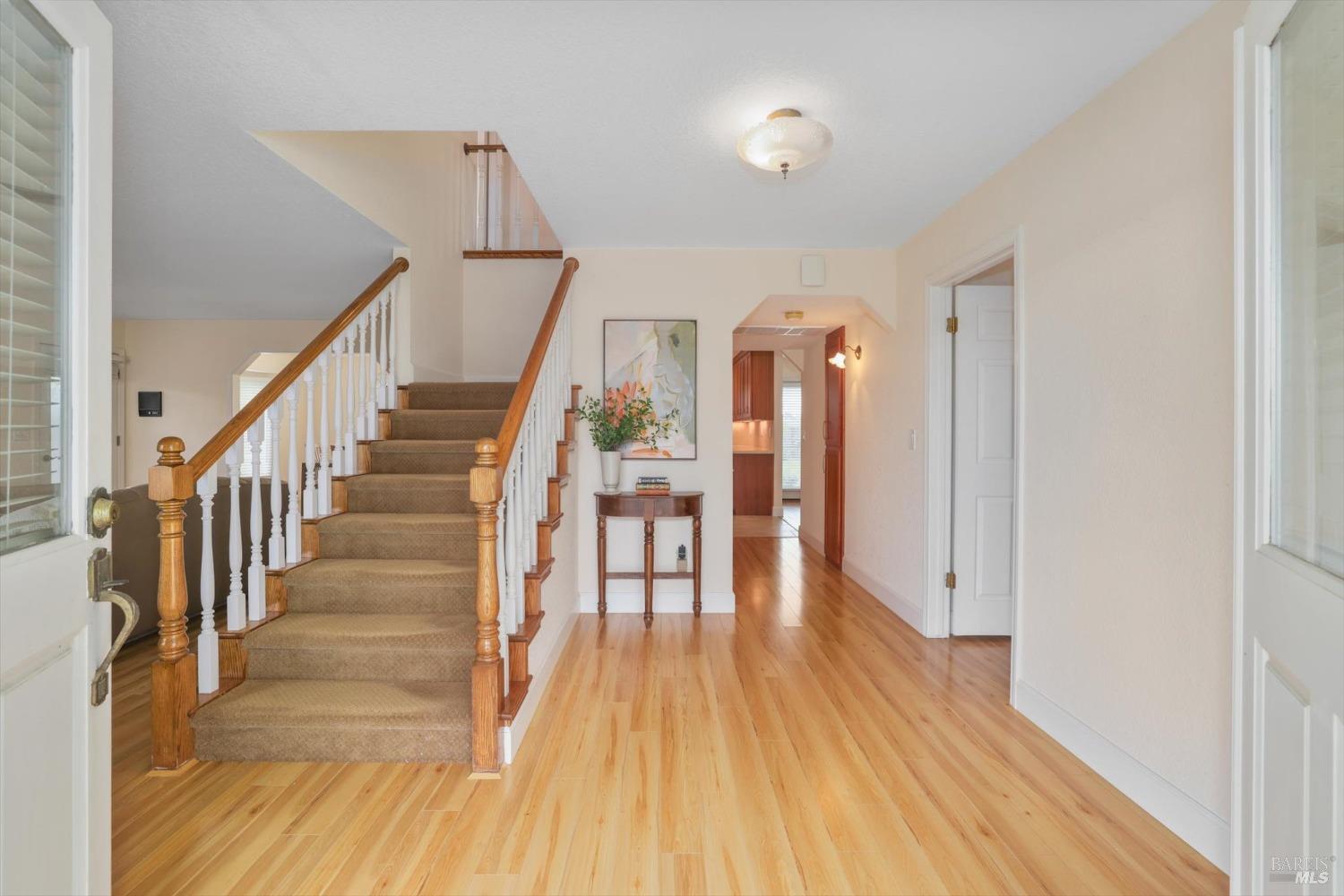 975 Mayfair Dr