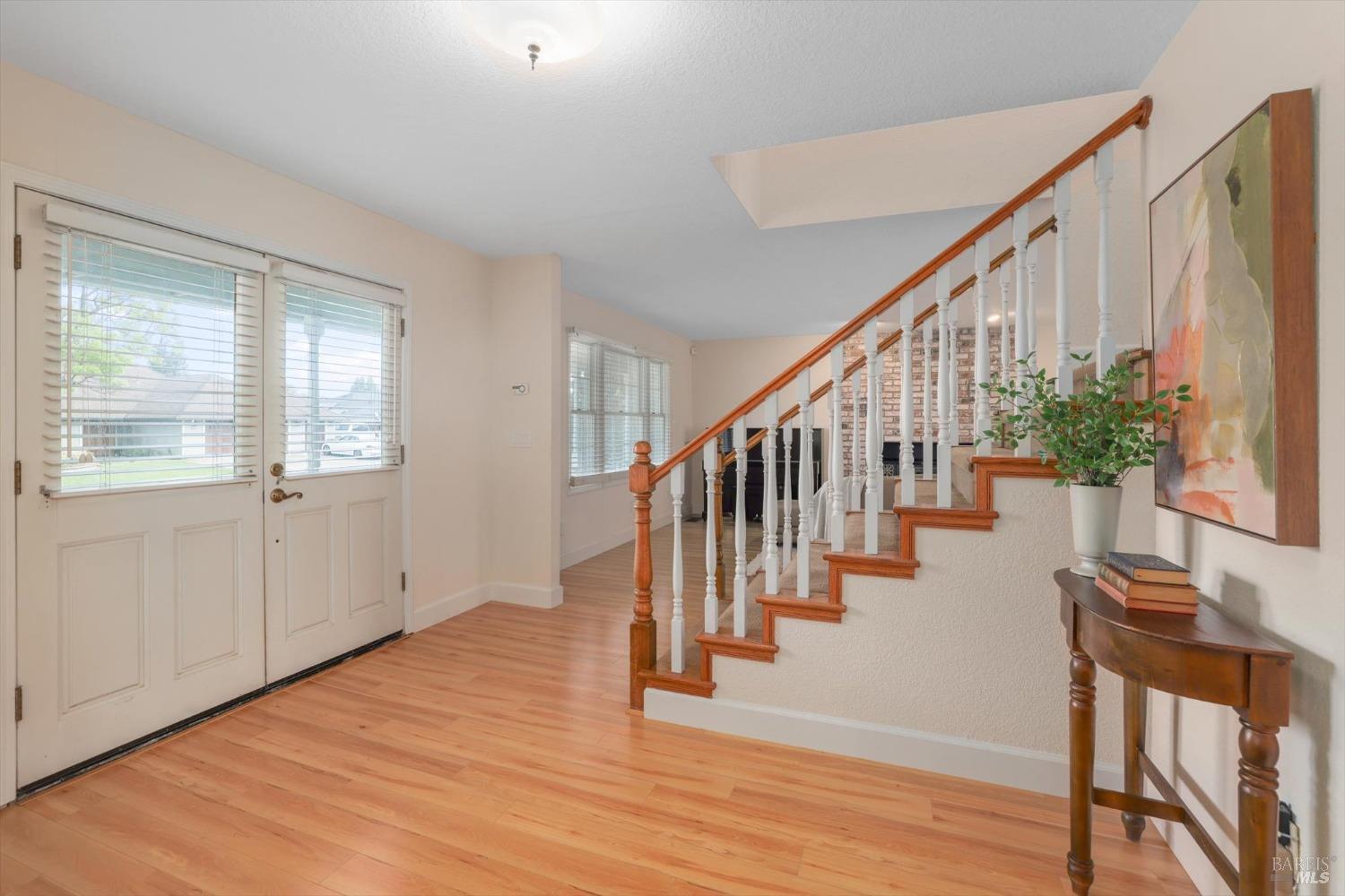 975 Mayfair Dr