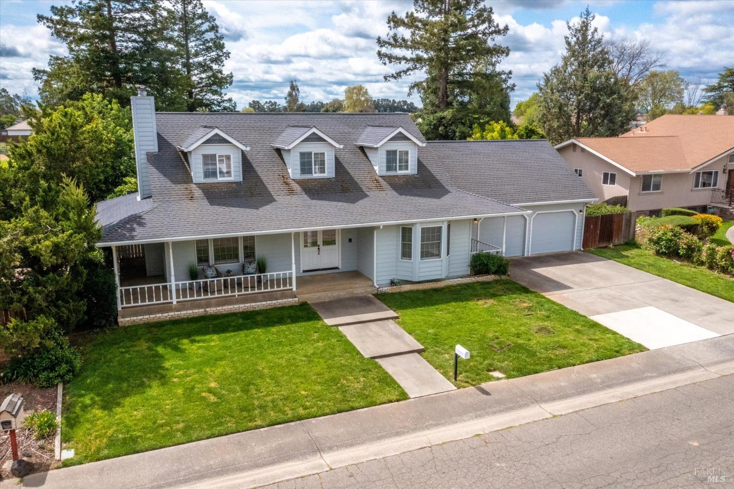 975 Mayfair Dr