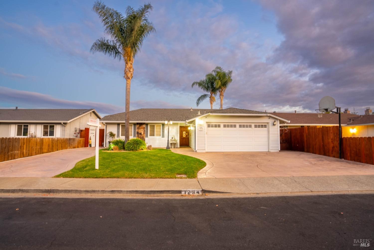 1234 Alderwood Way