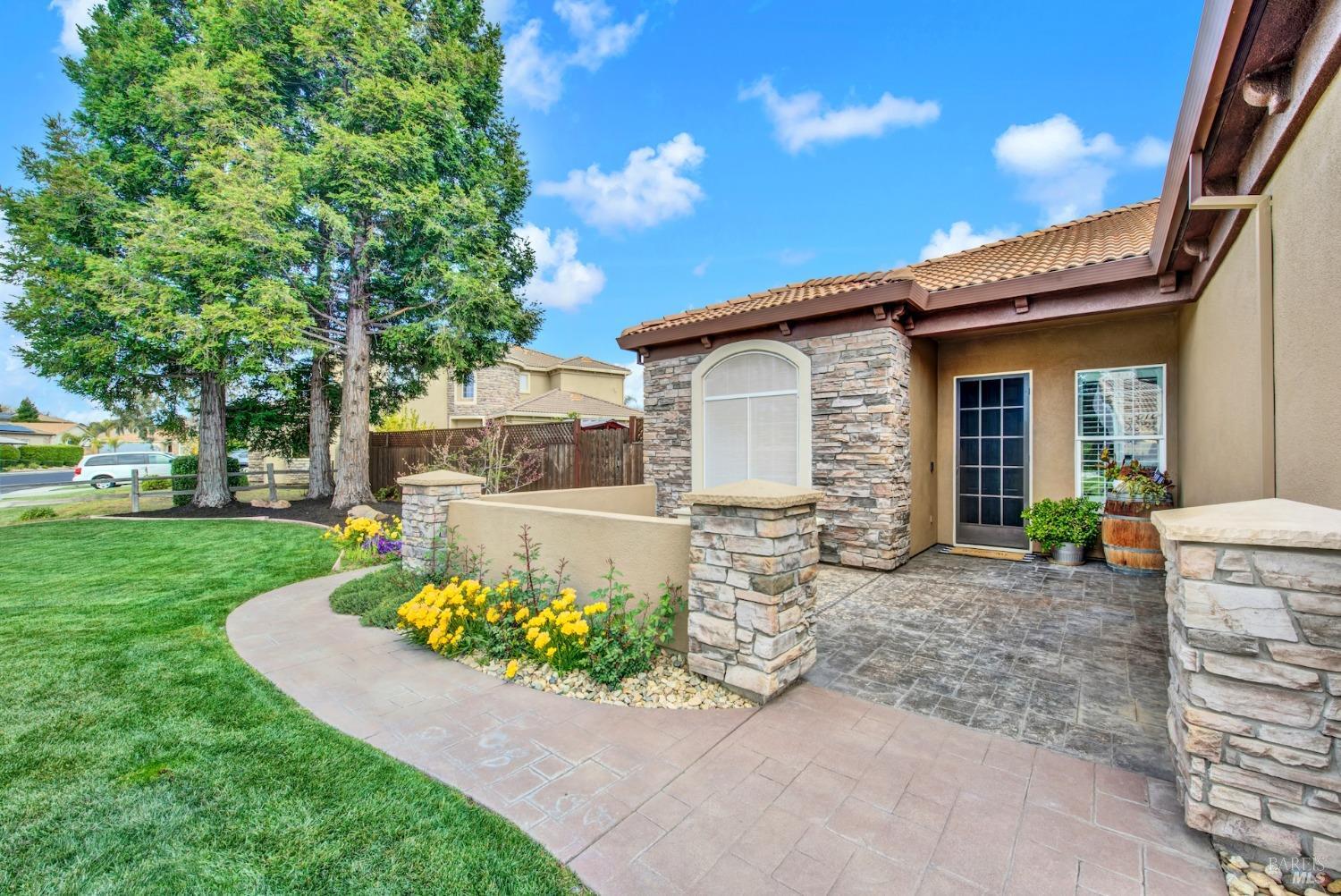 1025 Crystal Springs Dr