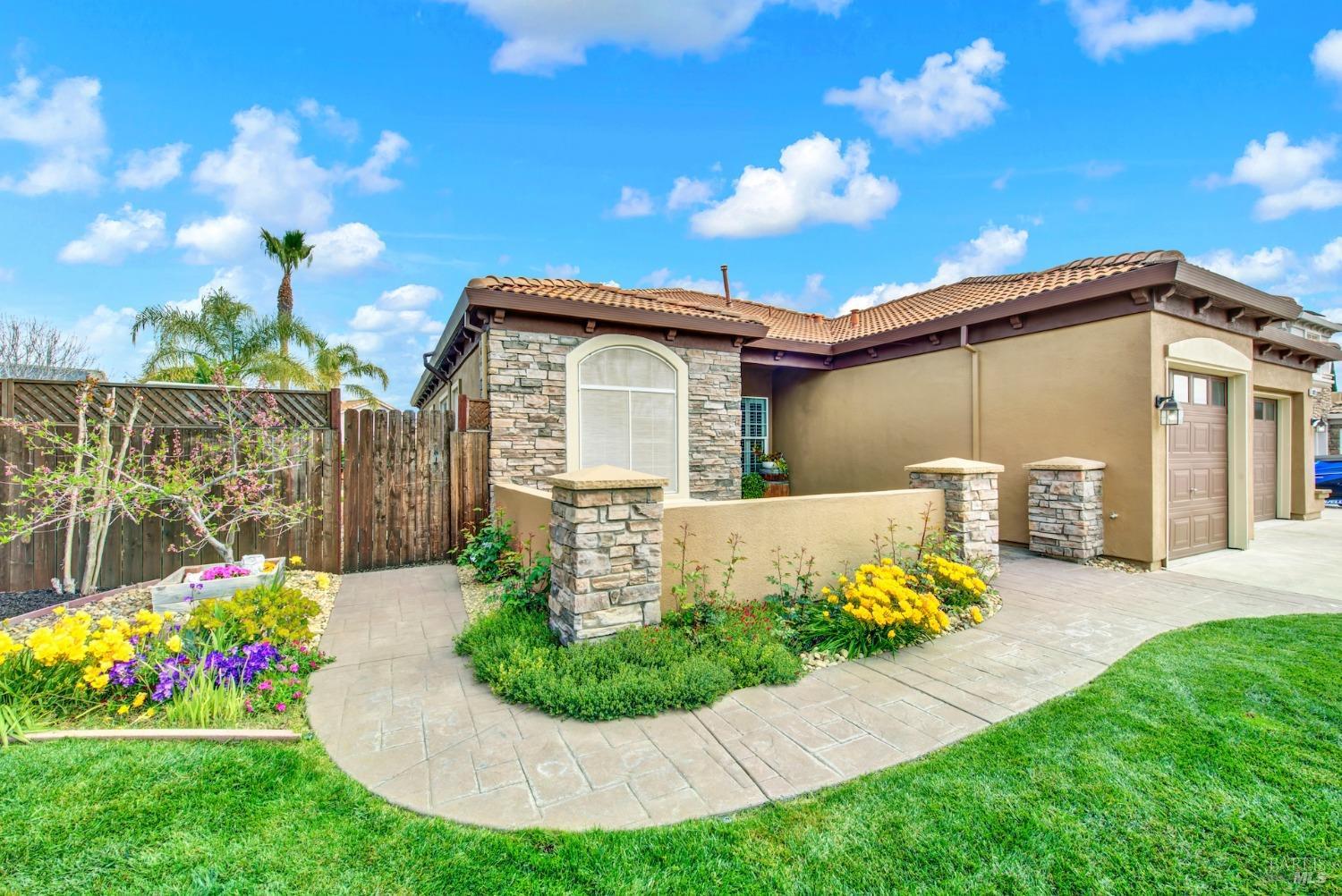 1025 Crystal Springs Dr