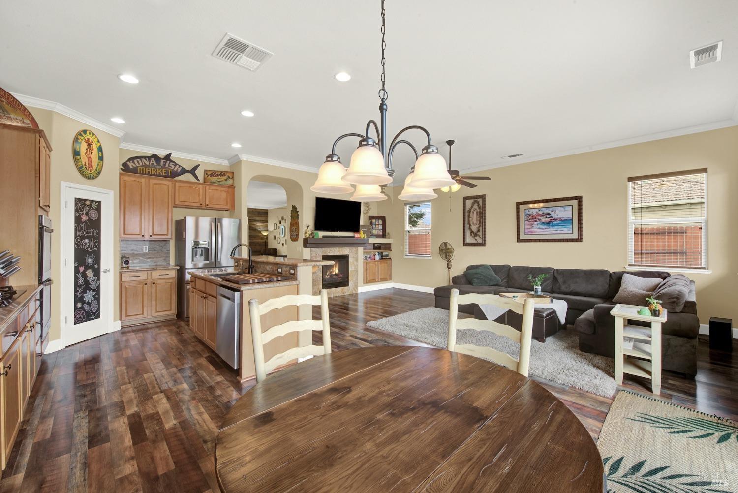 1025 Crystal Springs Dr