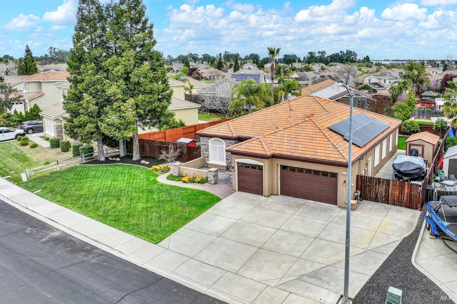 1025 Crystal Springs Dr