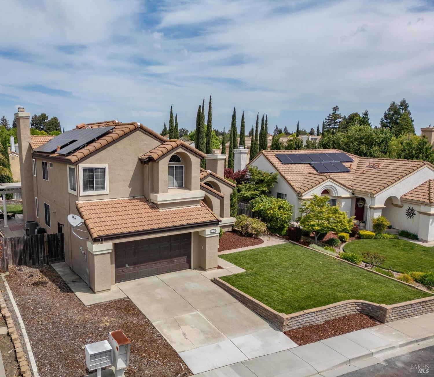 785 Roscommon Dr