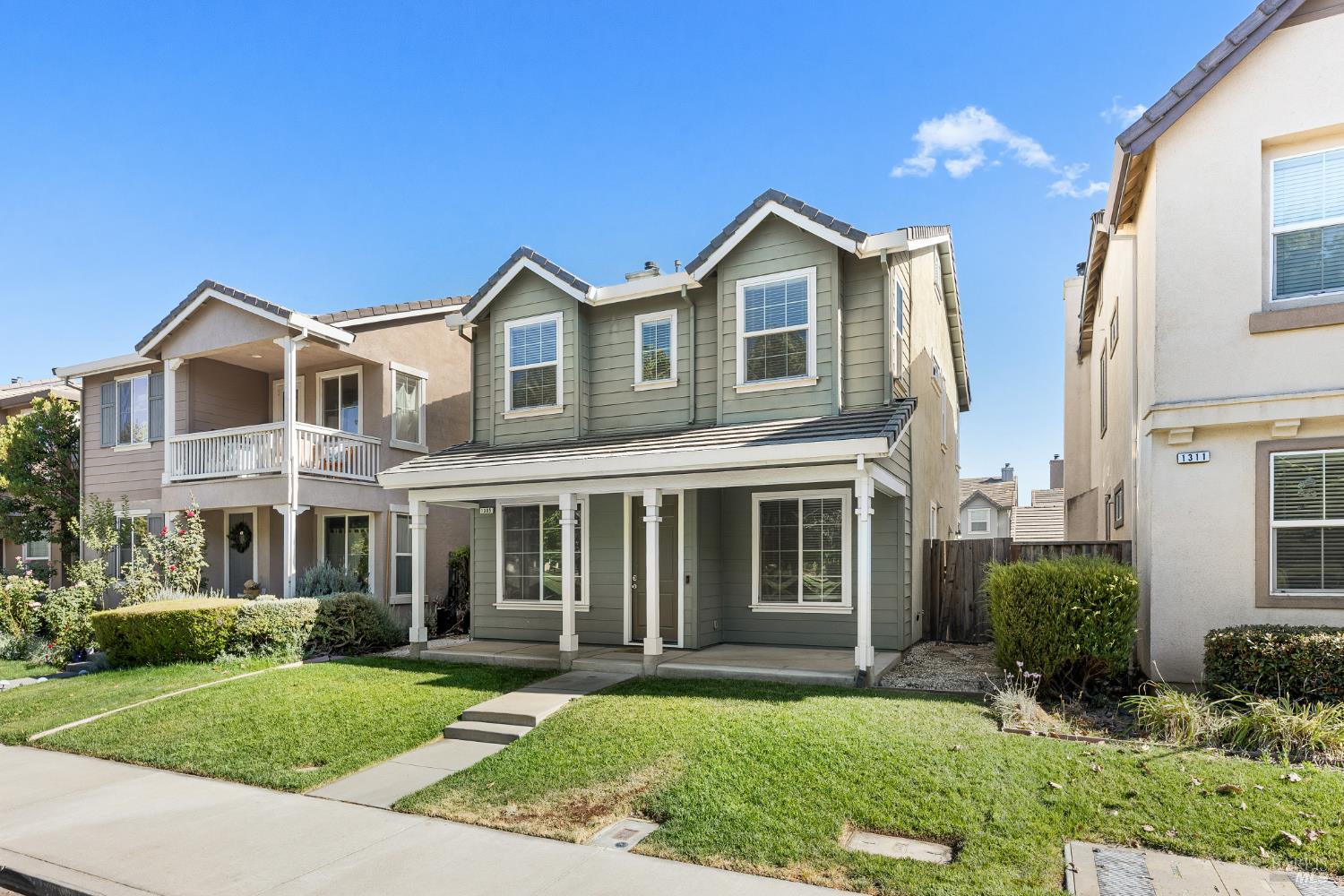 1305 Valley Glen Dr