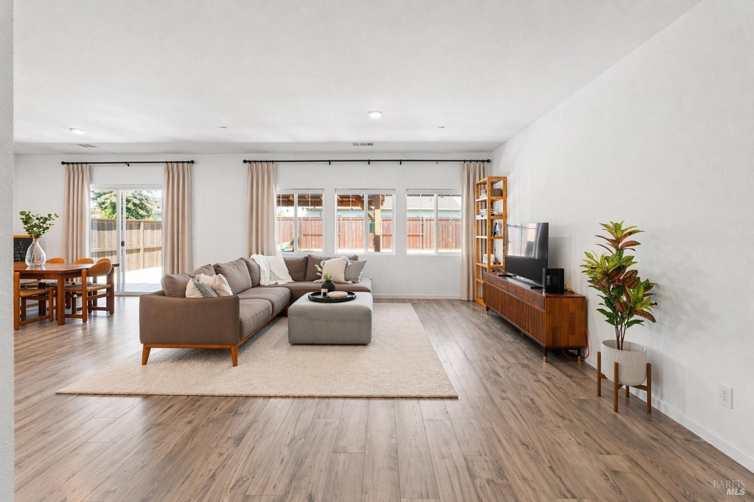 1780 Honeysuckle Way