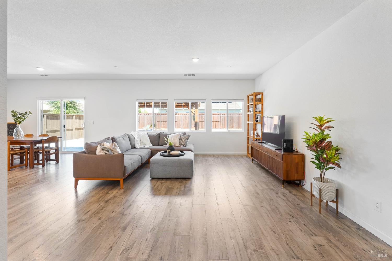 1780 Honeysuckle Way