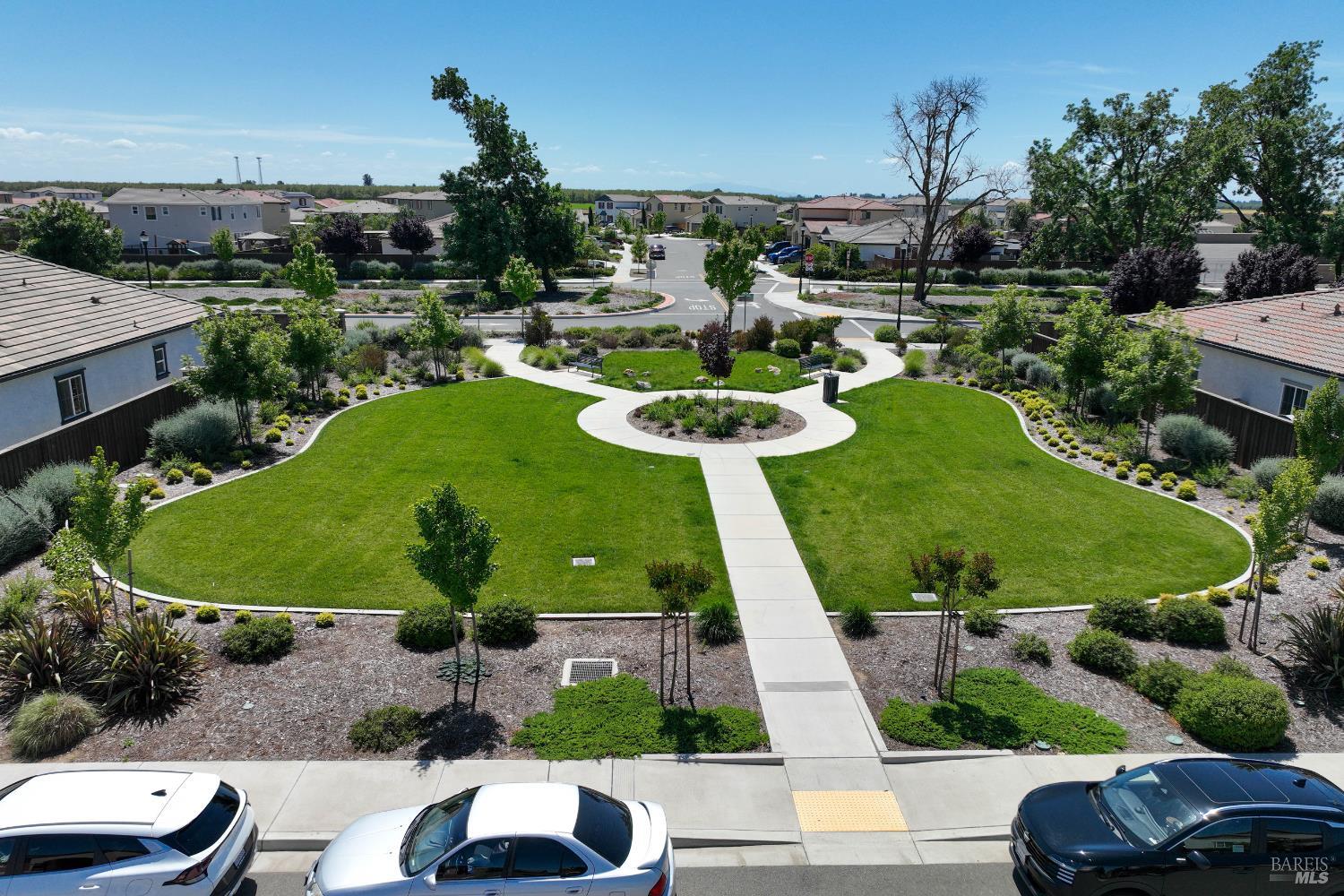 1780 Honeysuckle Way