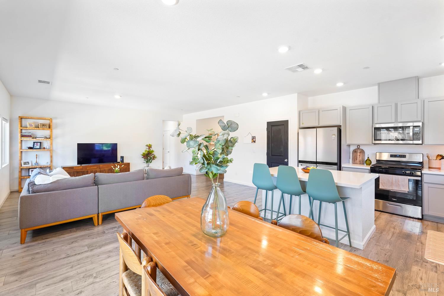 1780 Honeysuckle Way