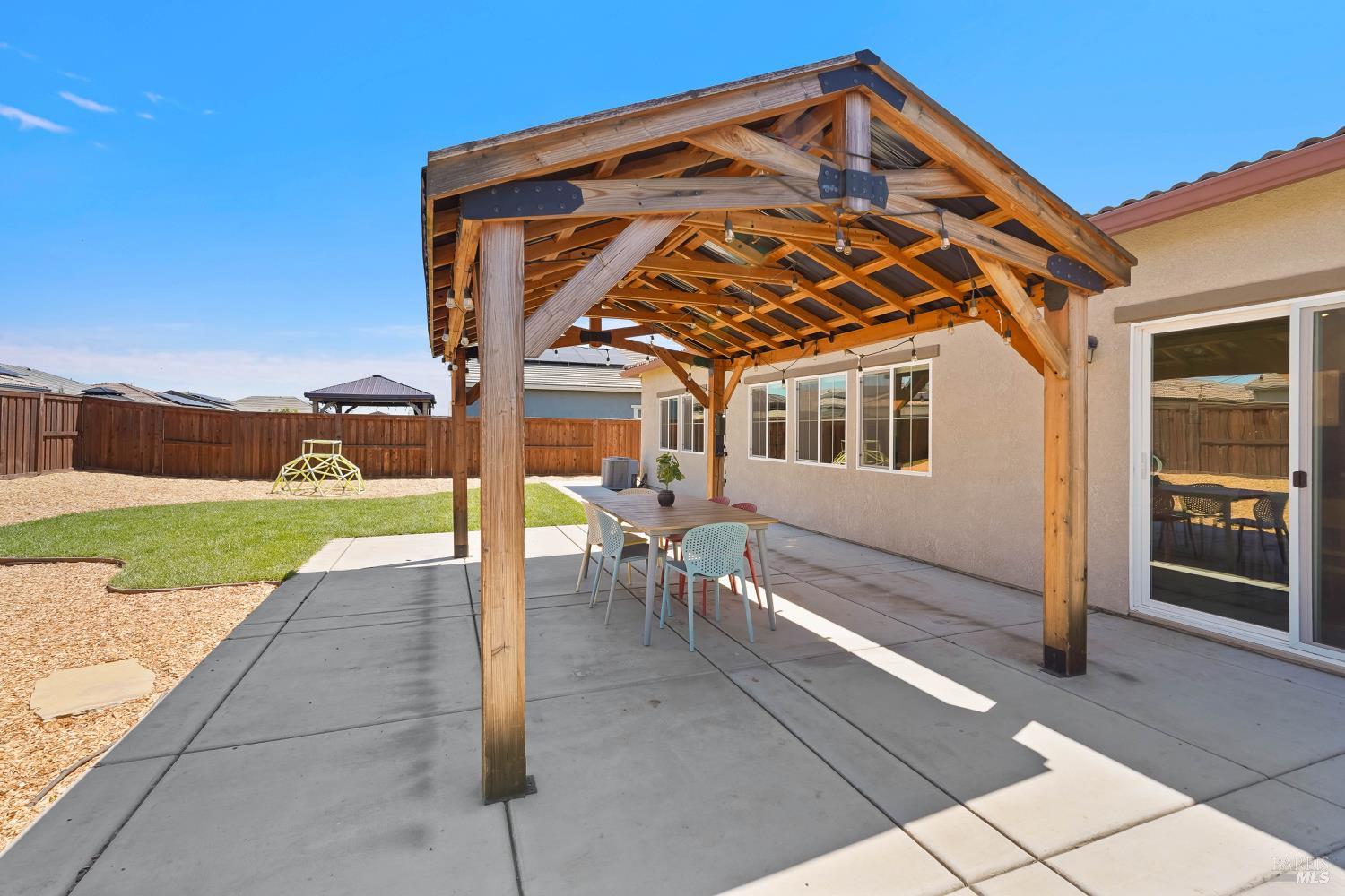 1780 Honeysuckle Way