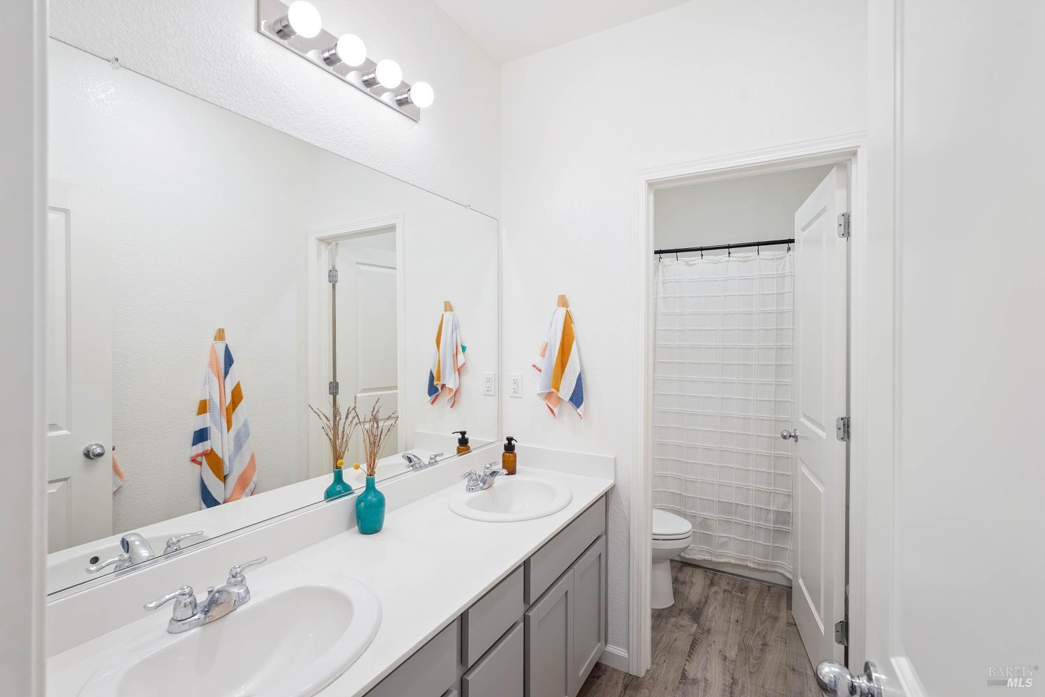 1780 Honeysuckle Way