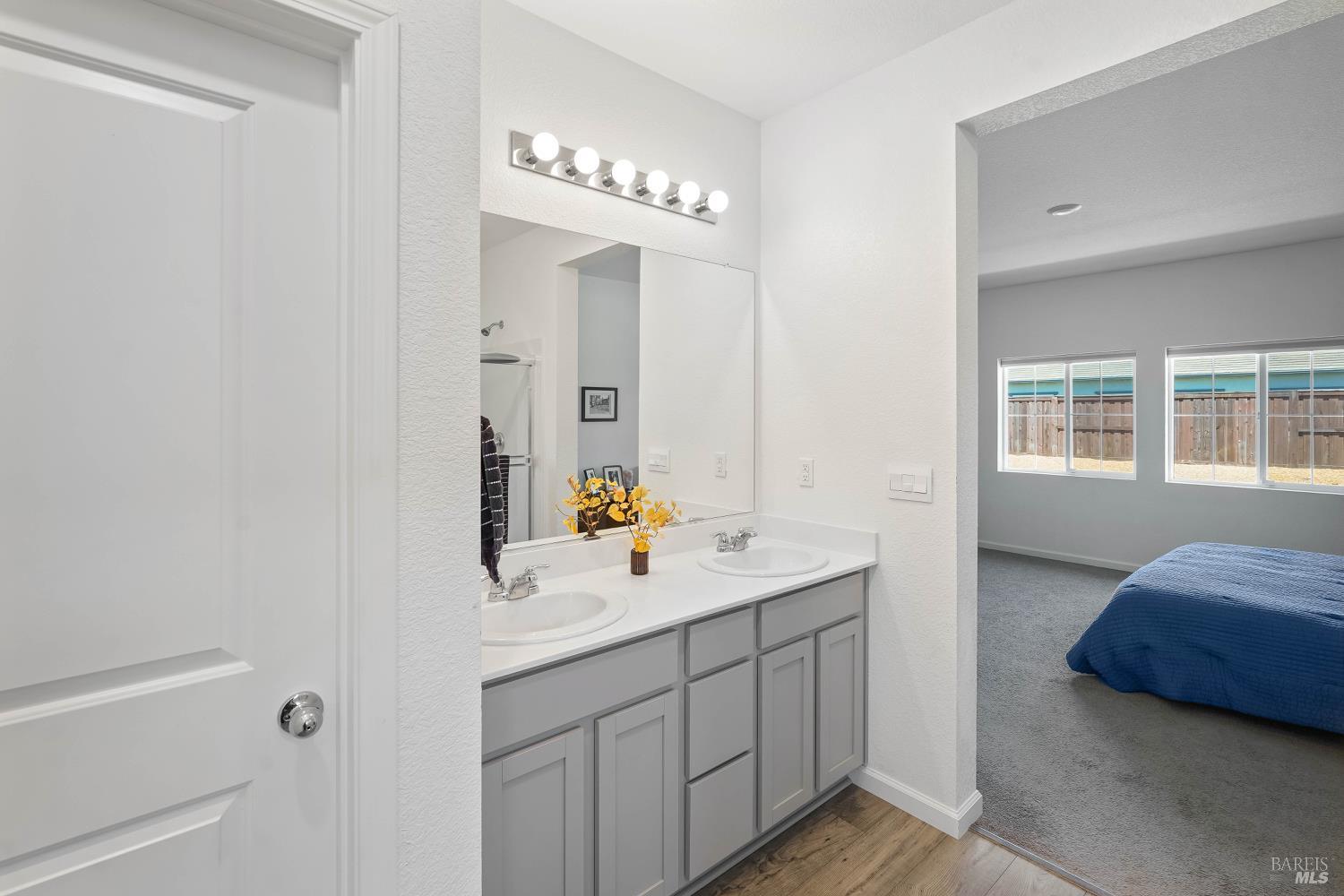 1780 Honeysuckle Way