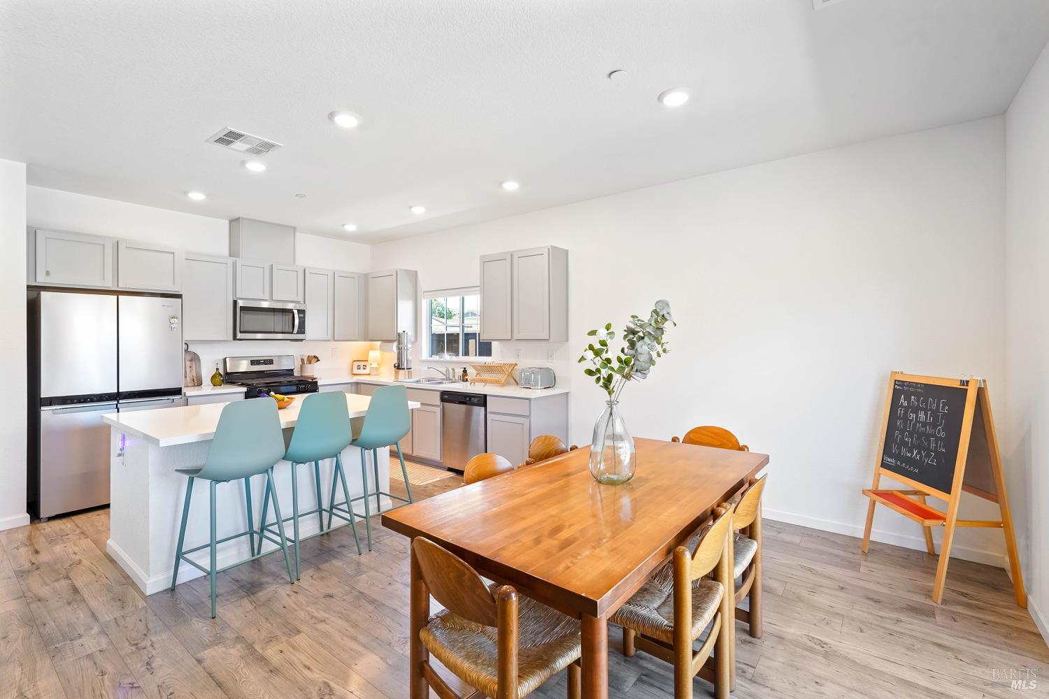 1780 Honeysuckle Way