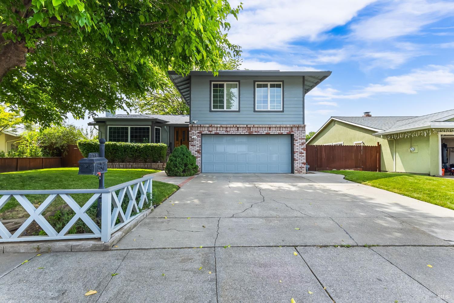 336 Royal Oaks Drive