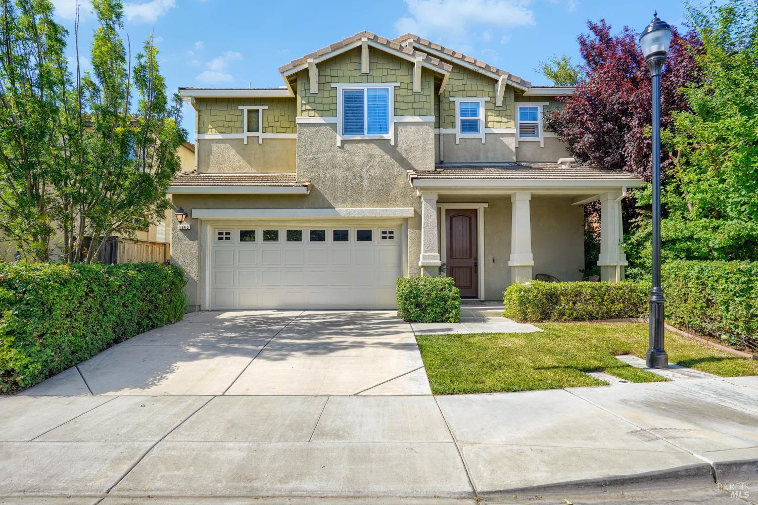 1245 Dartmouth Circle