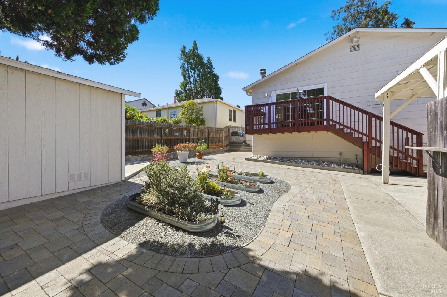 25 Linda Vista Street