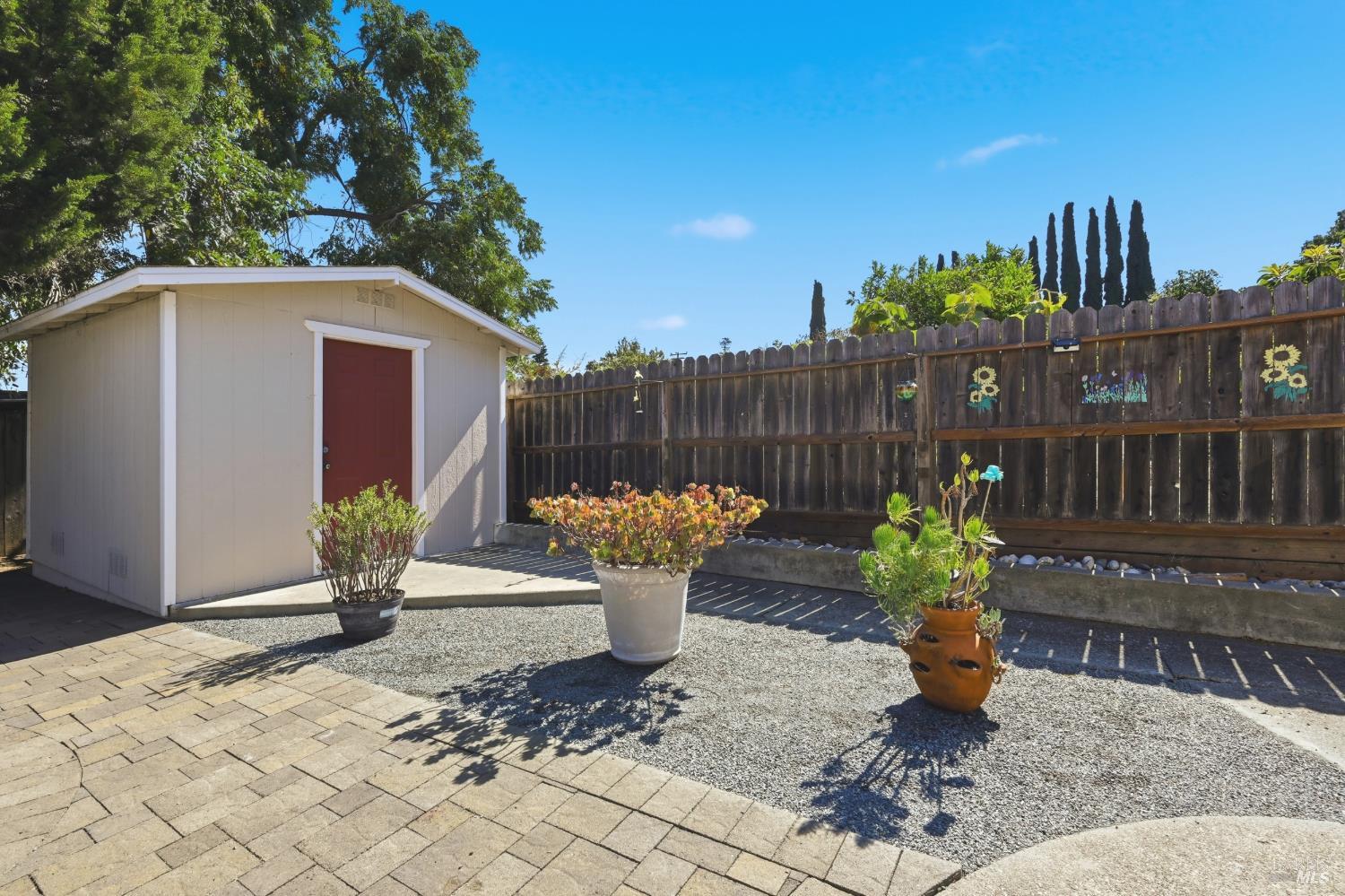 25 Linda Vista Street