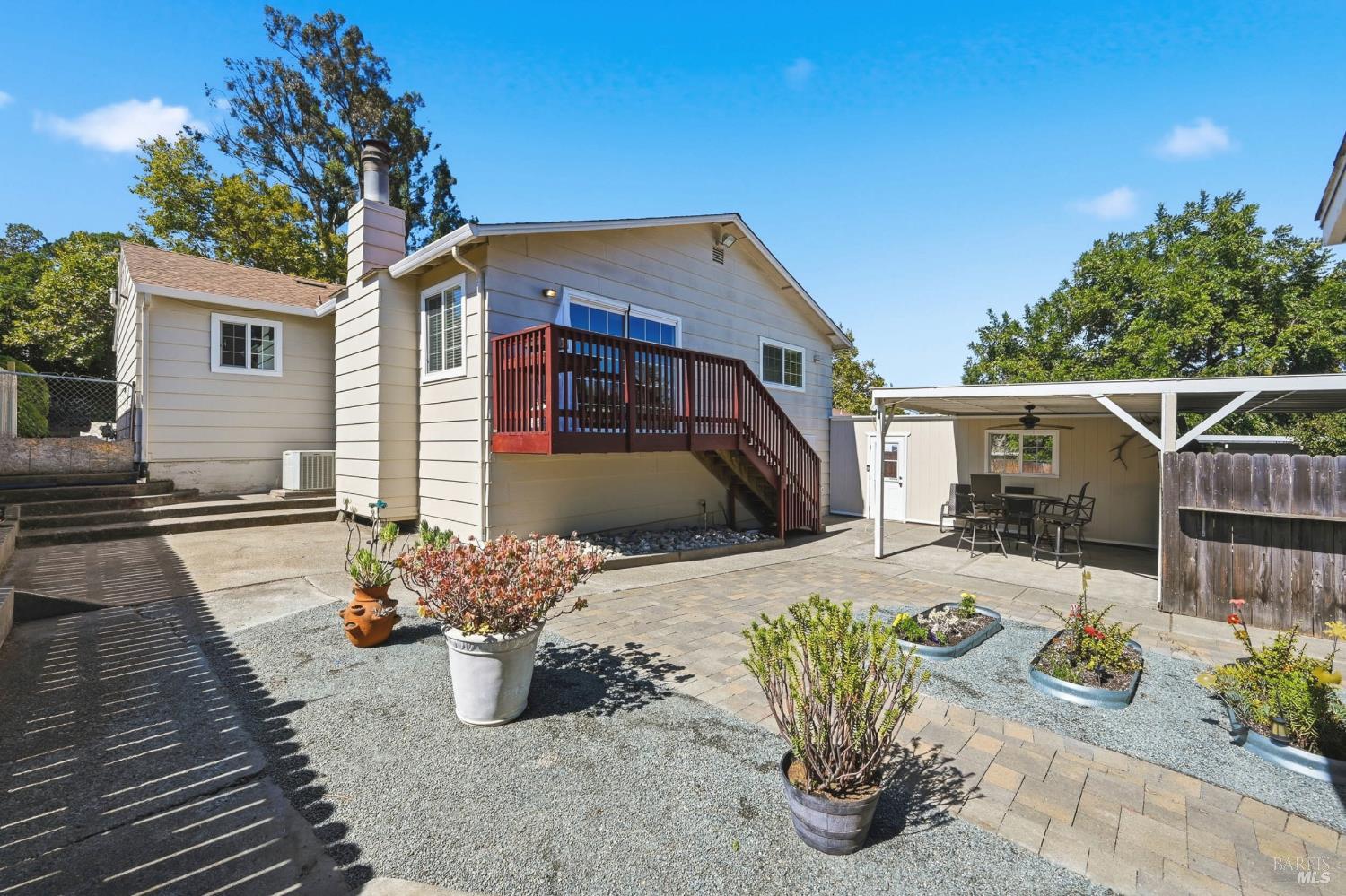 25 Linda Vista Street